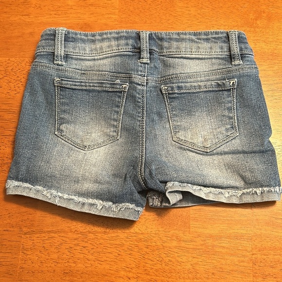 Girls Jean shorts size 4/5 from Sam’s. - Picture 3 of 3